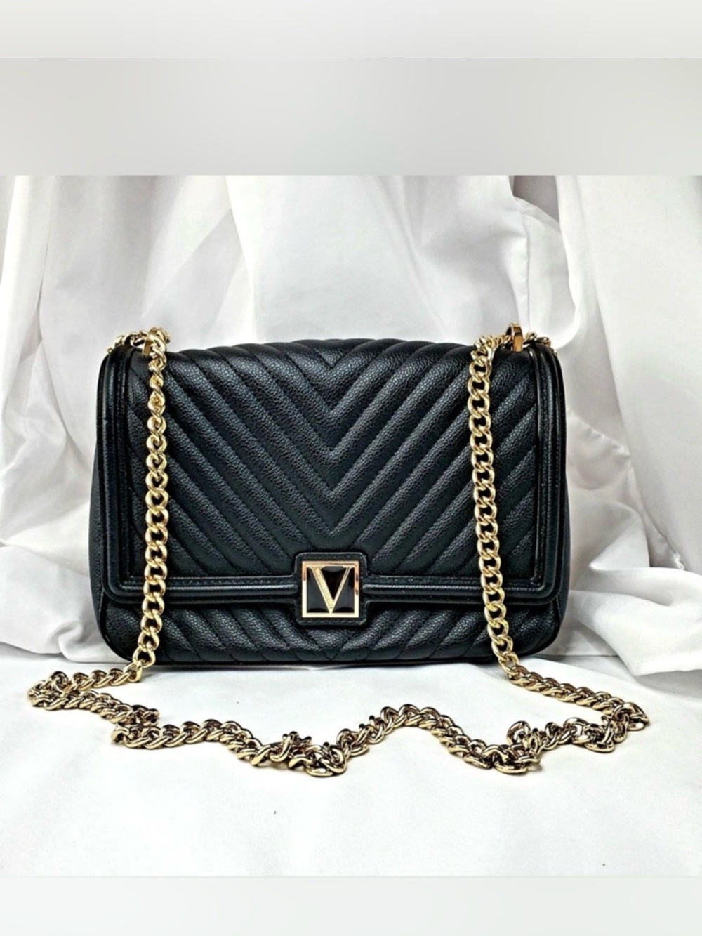 Victoria's Secret Black Quilted
Chain Shoulder Bag V Logo
